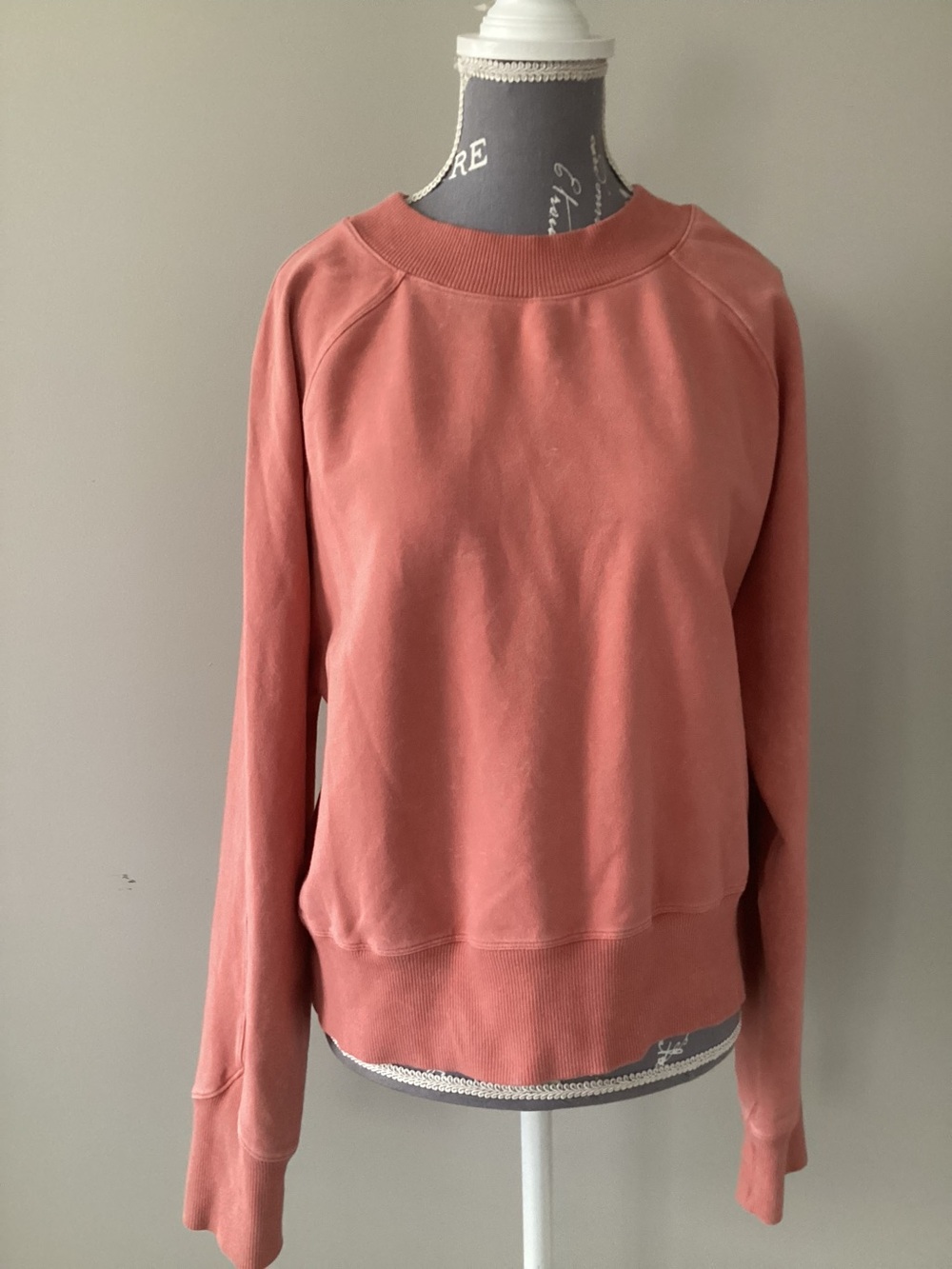 Lululemon Ready to Roll Crewneck in peach/coral colour. Size 8
